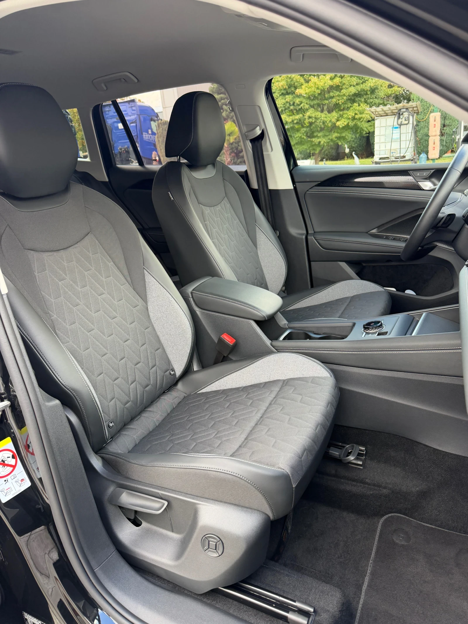 VW Tiguan 2.0TDI* DSG* 150к.с.* гаранционен, снимка 15 - Автомобили и джипове - 56181903