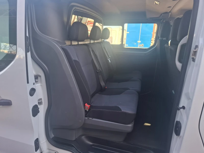 Opel Vivaro 1.6Bi-turbo Камера Климатик Автопилот, снимка 7 - Бусове и автобуси - 53259540