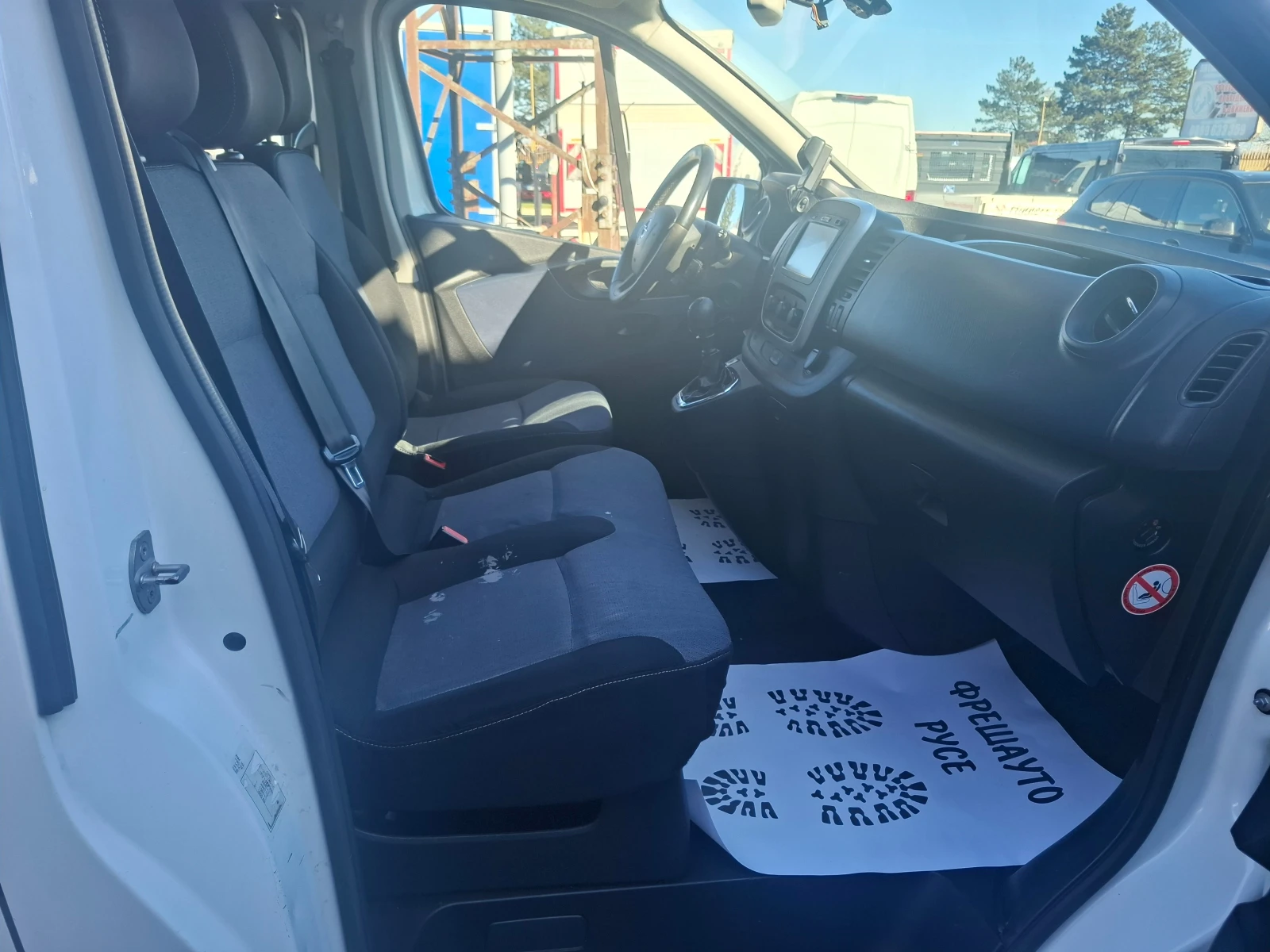 Opel Vivaro 1.6Bi-turbo Камера Климатик Автопилот - изображение 8