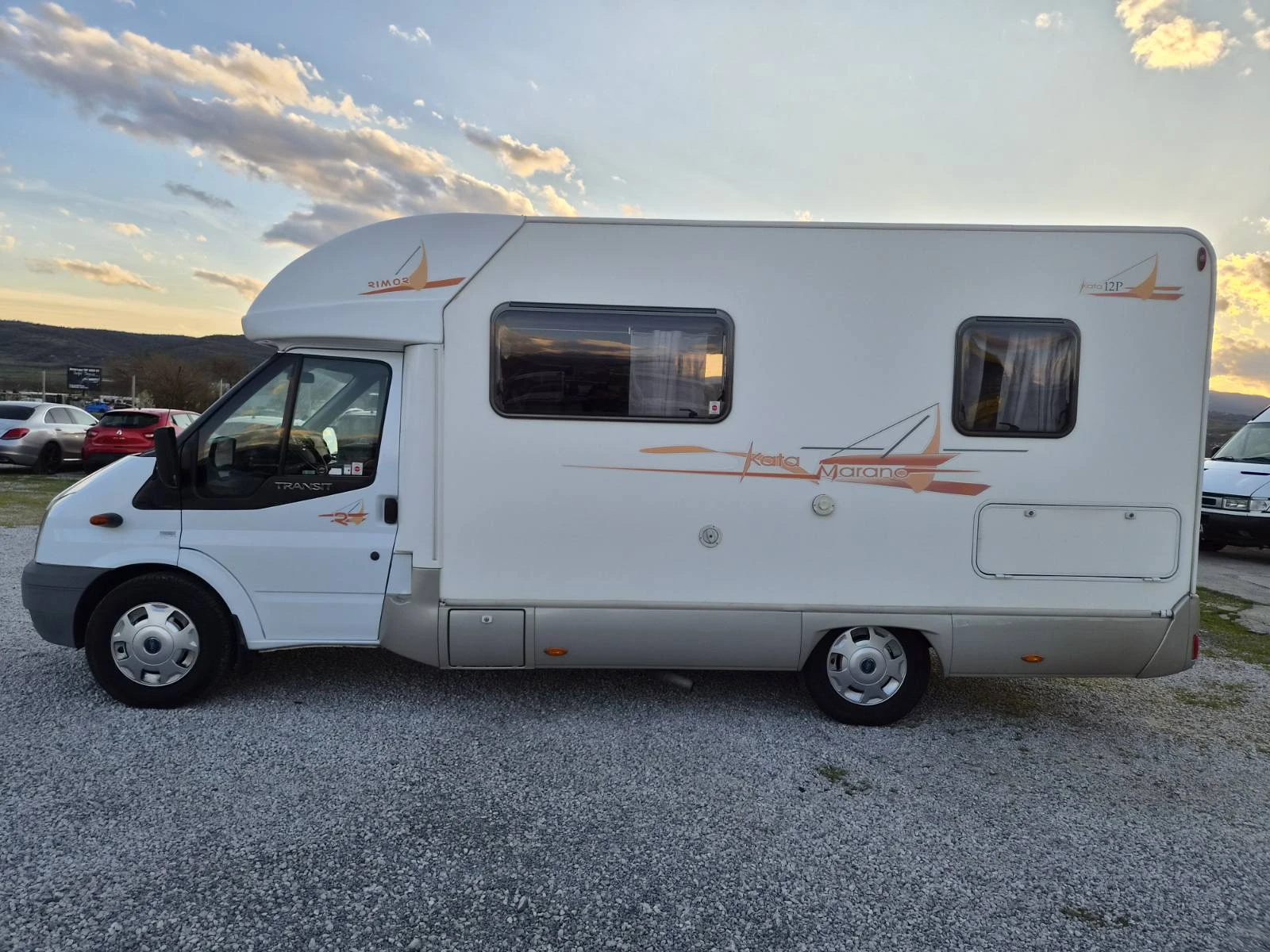 Кемпер Ford Rimor Katamarano, снимка 2 - Каравани и кемпери - 56303464