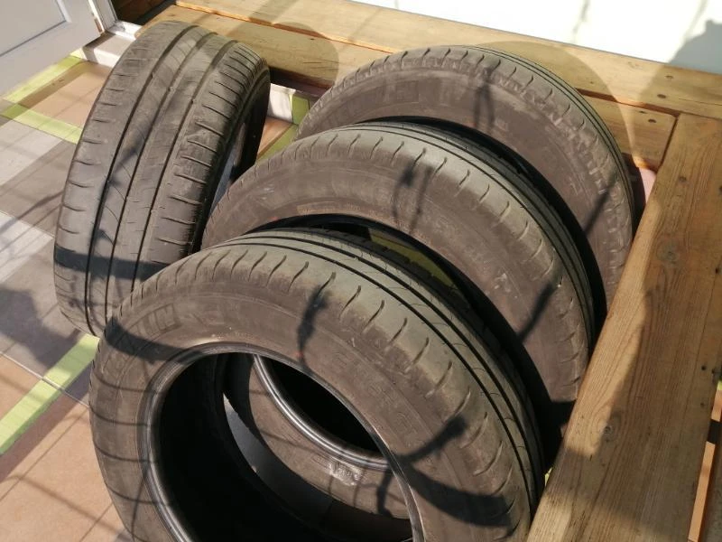 Гуми Летни 215/60R16, снимка 5 - Гуми и джанти - 43483557