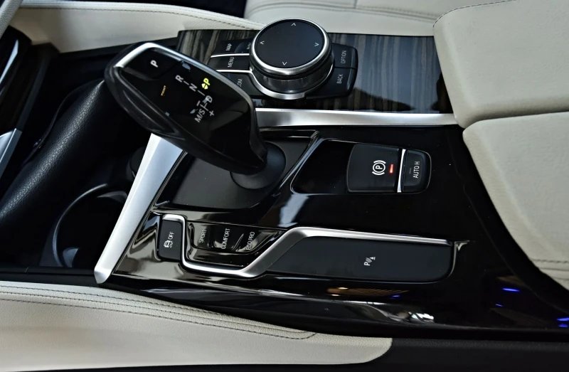 BMW 520 XD * luxury * , снимка 17 - Автомобили и джипове - 50703820