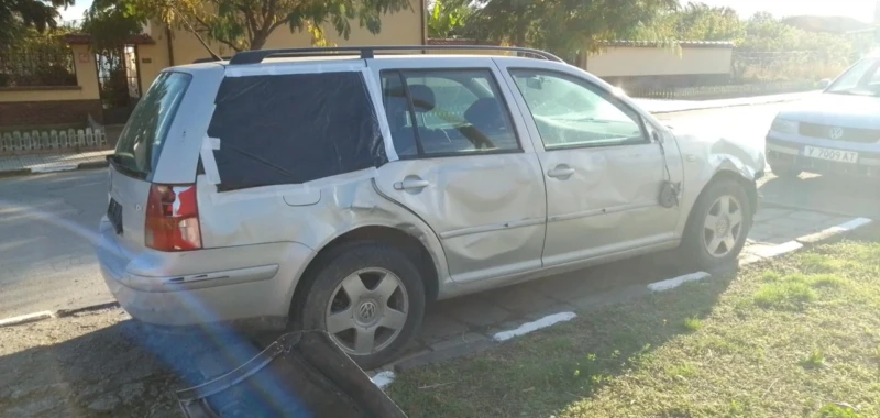 VW Golf, снимка 4 - Автомобили и джипове - 52606333