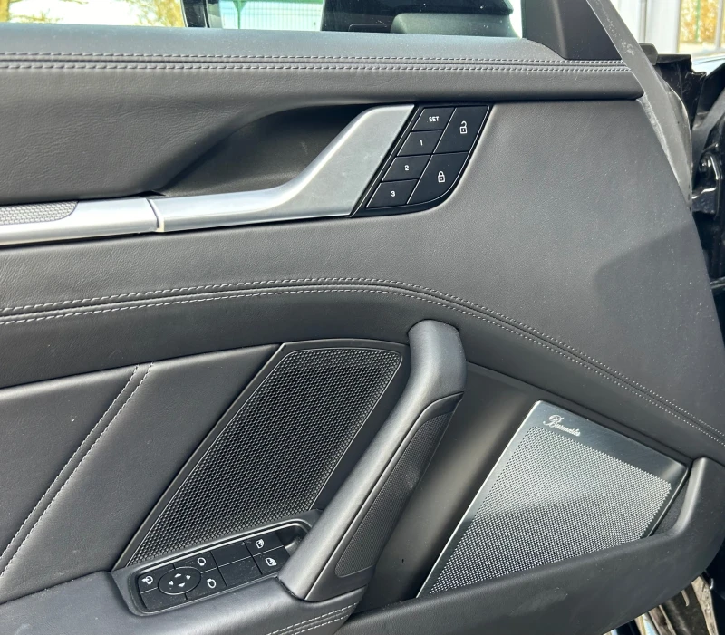 Porsche 911 992 Turbo 2022 Coupe 8000km , снимка 13 - Автомобили и джипове - 52142608