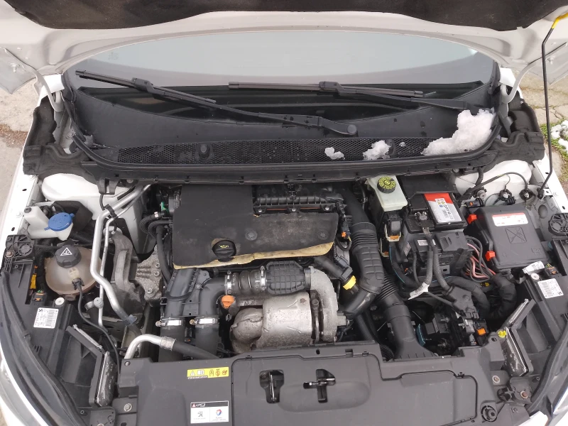 Peugeot 308 1.6 HDI/ALLURE/БЯЛА ПЕРЛА, снимка 17 - Автомобили и джипове - 52913680