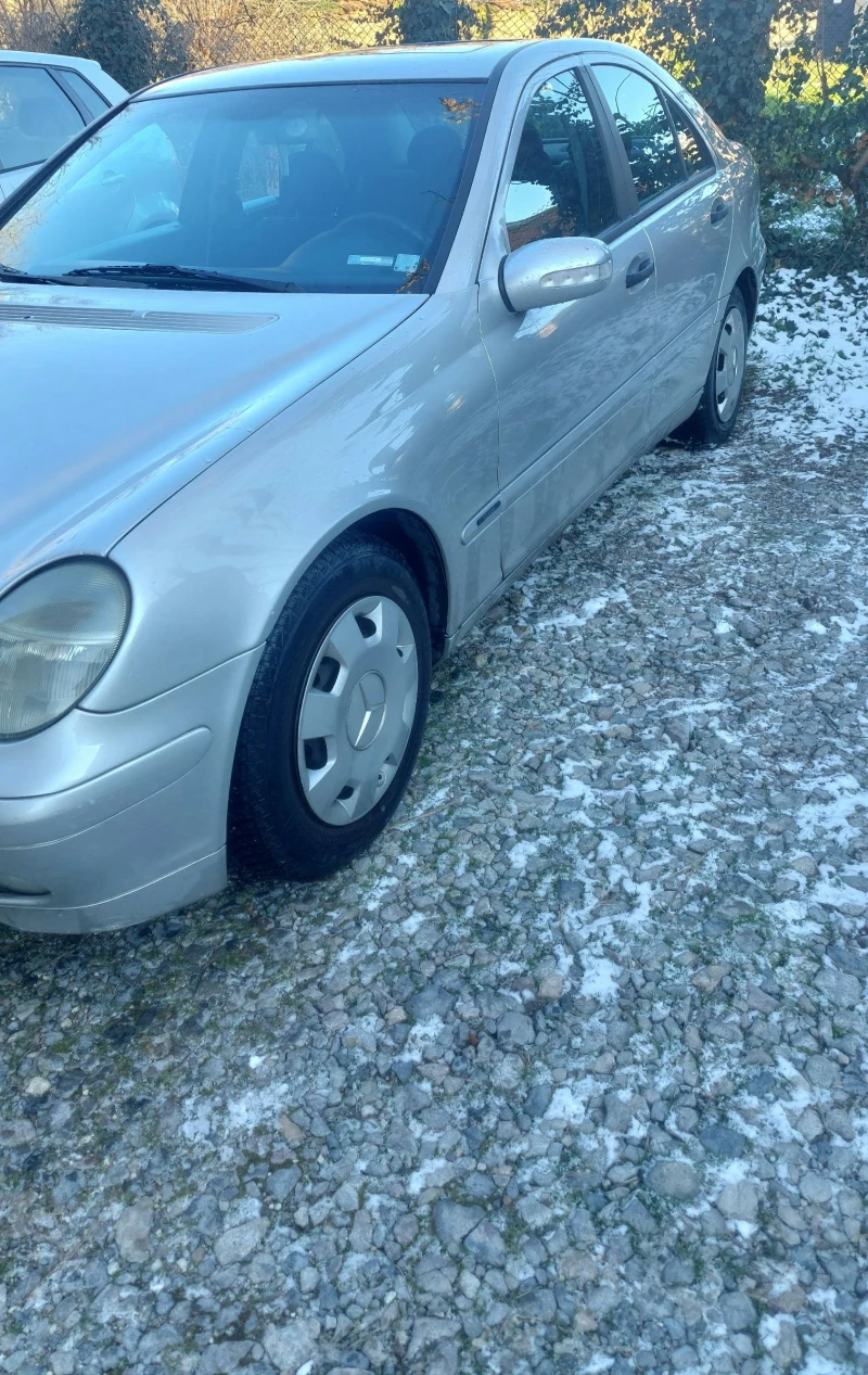 Mercedes-Benz C 220 2.2 CDI, снимка 2 - Автомобили и джипове - 53078337