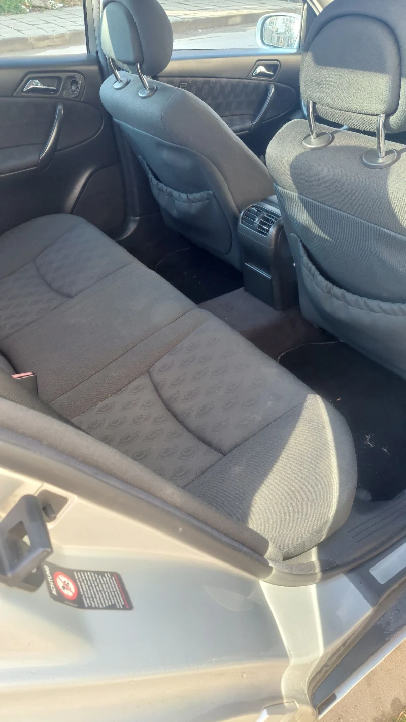 Mercedes-Benz C 220 2.2 CDI, снимка 4 - Автомобили и джипове - 53078337