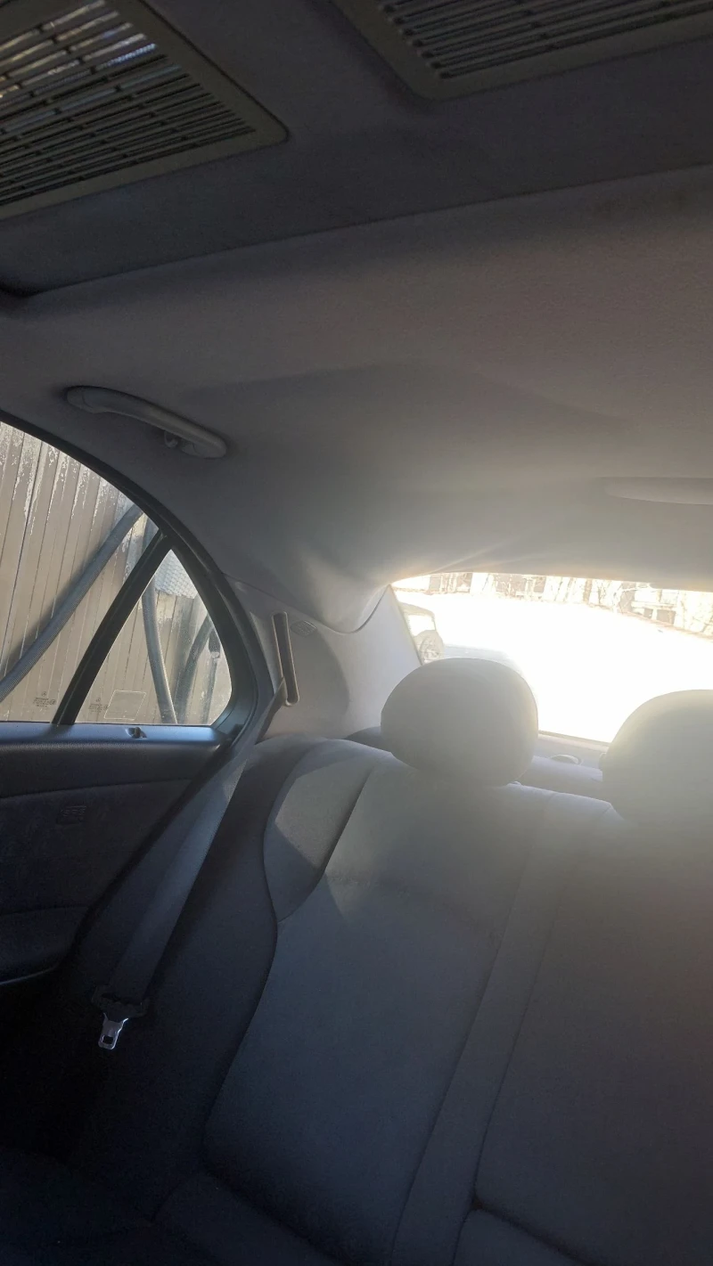 Mercedes-Benz C 220 2.2 CDI, снимка 11 - Автомобили и джипове - 53078337