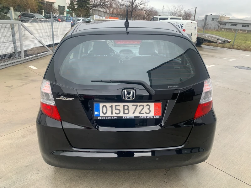 Honda Jazz 1.4i клима парктроник , снимка 8 - Автомобили и джипове - 53245494