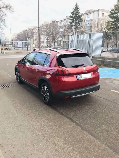 Peugeot 2008 Allure 1.2 THP 110 hp EAT6 EURO 6, снимка 4 - Автомобили и джипове - 48756918