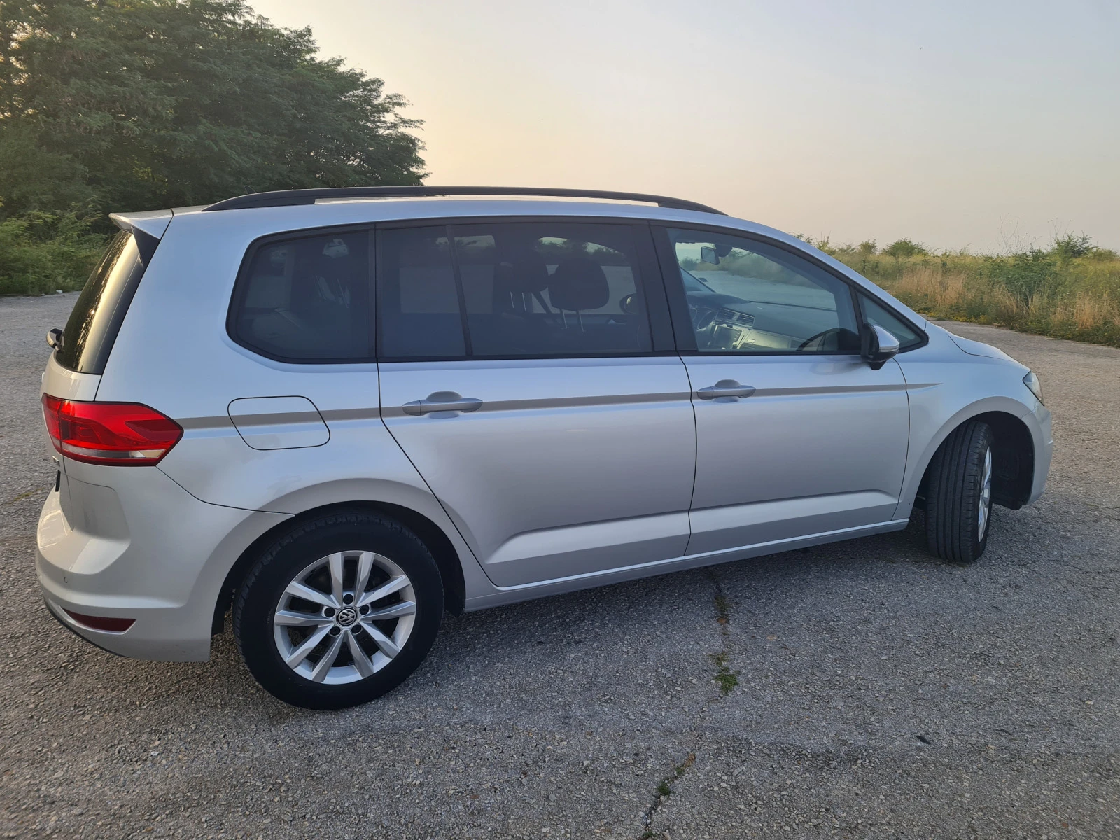 VW Touran 1.6 - изображение 3