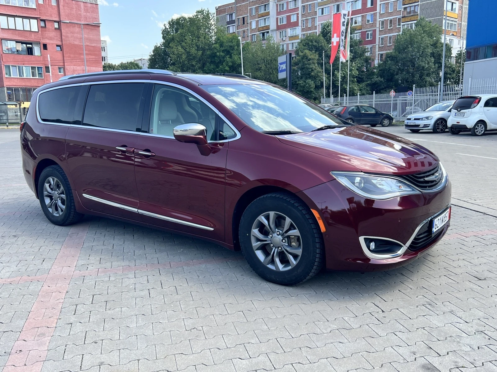 Chrysler Pacifica Plug-in Hybrid Platinum 3.6L / 75 000 км  - изображение 3