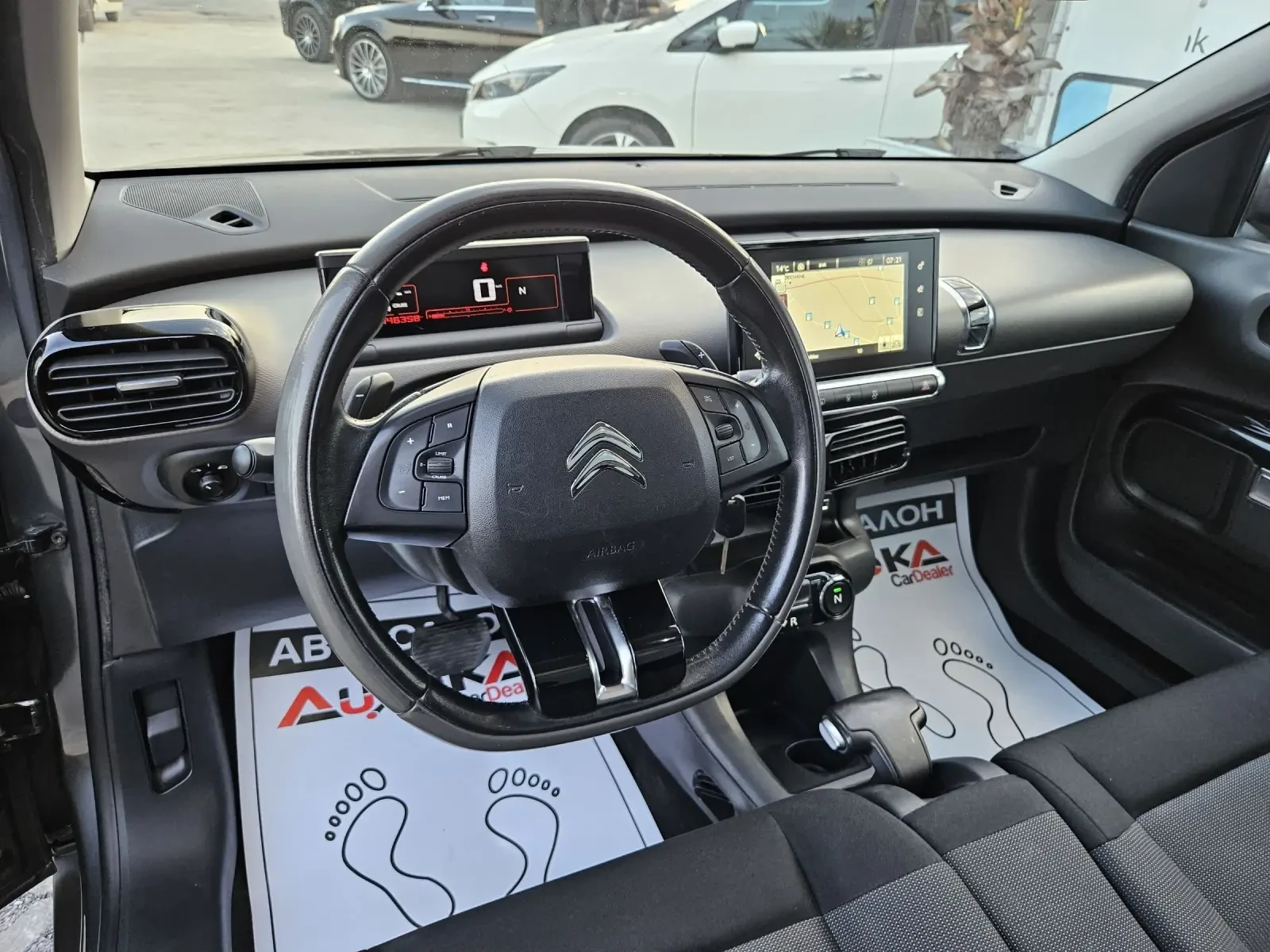 Citroen C4 Cactus 1.6HDI-92кс= АВТОМАТ= ПАНОРАМА= КАМЕРА= НАВИ - изображение 8