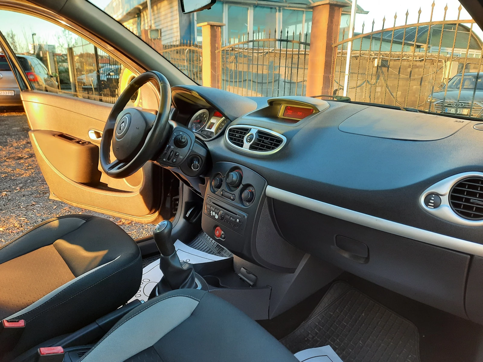 Renault Clio 1.2i | Mobile.bg   14