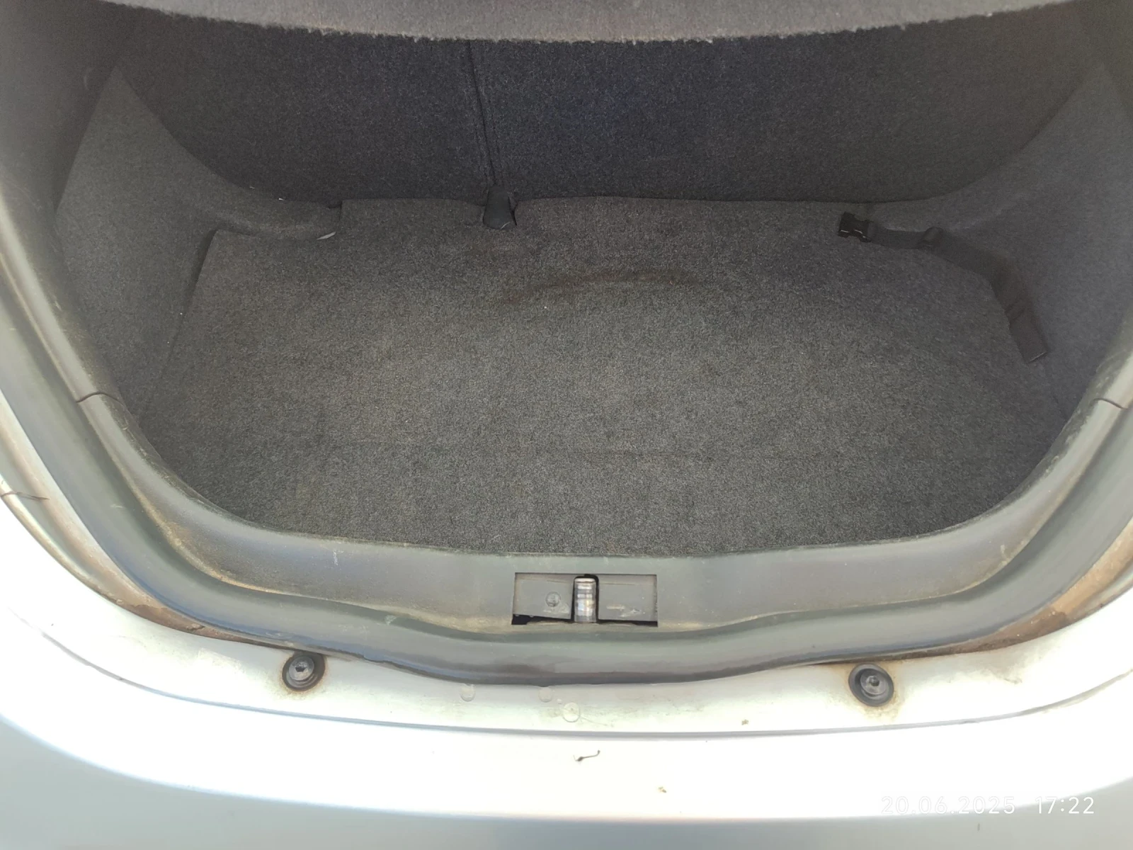 VW New beetle 1, 9 TDI ARTE - изображение 8