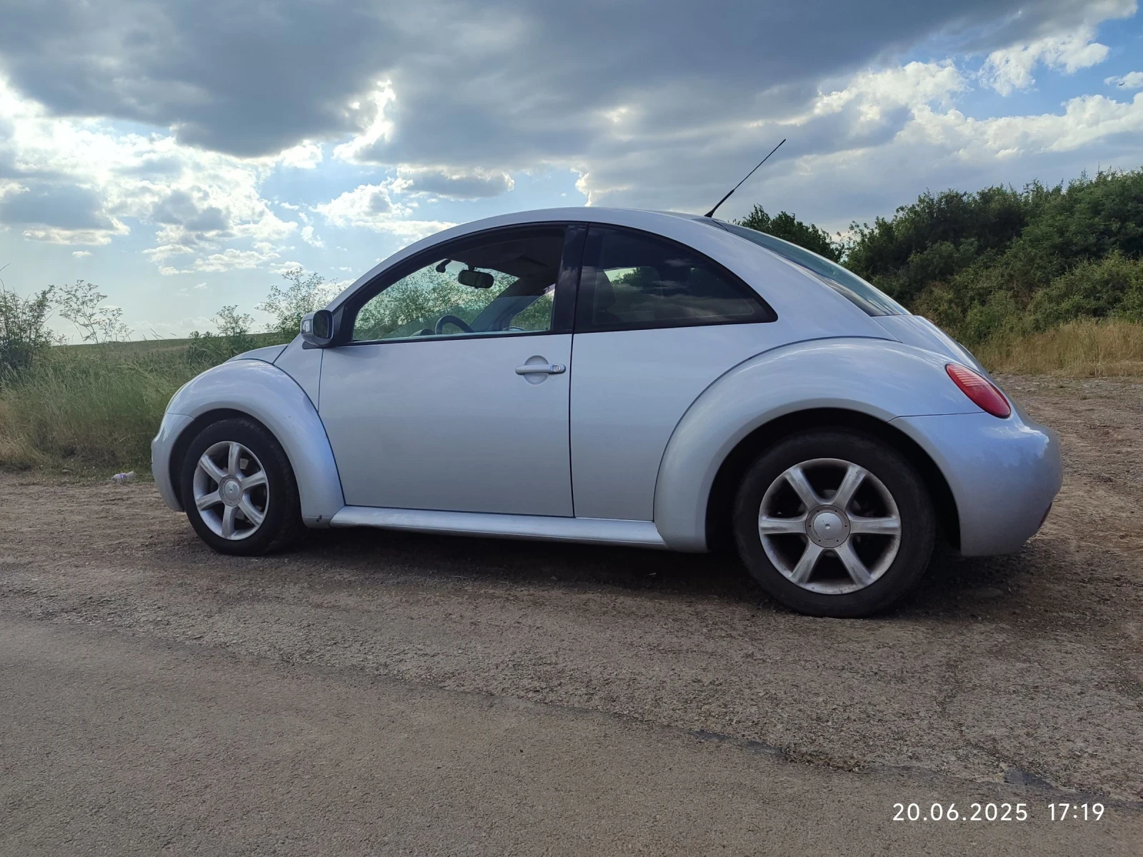 VW New beetle 1, 9 TDI ARTE - изображение 4