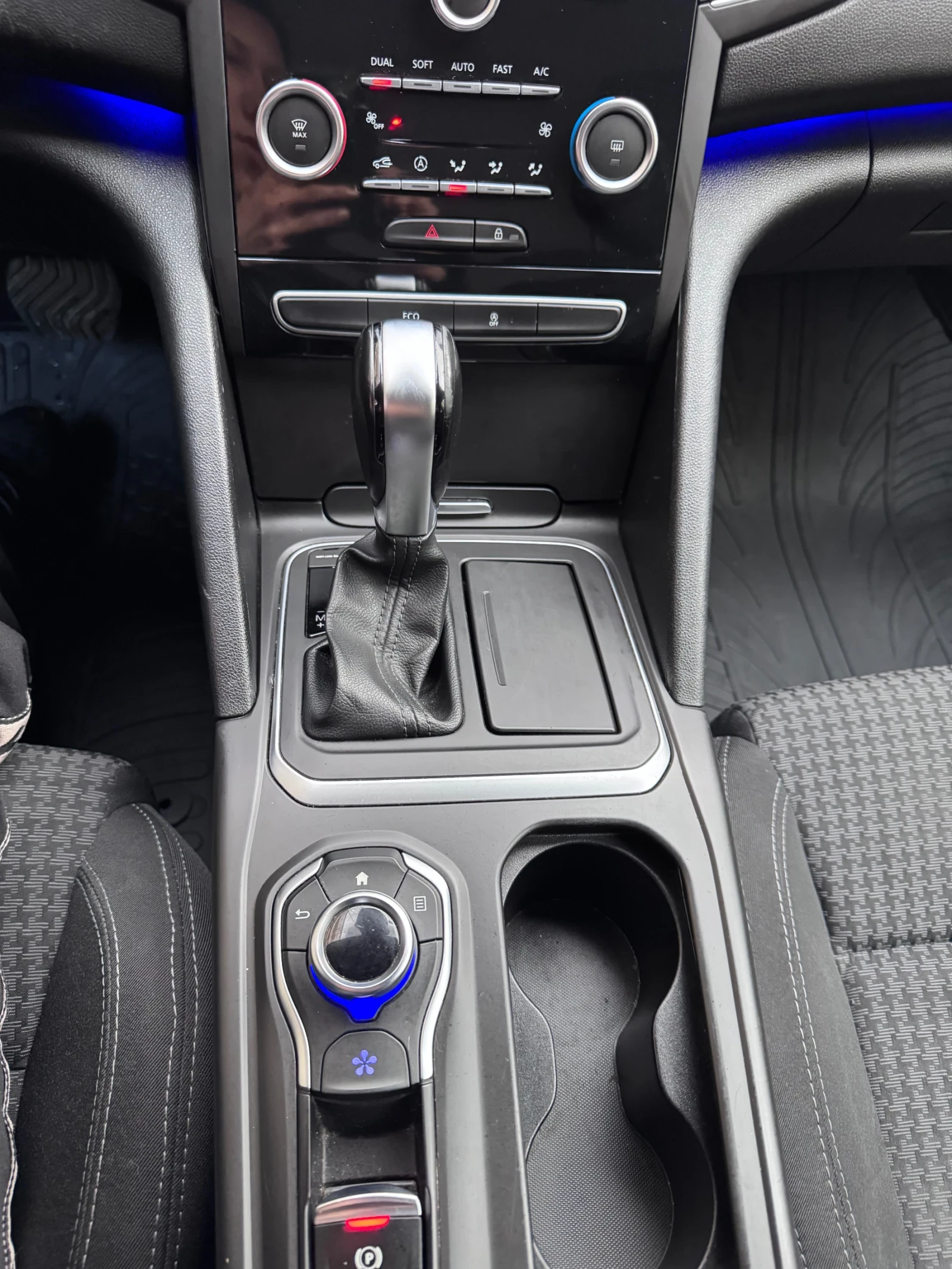 Renault Talisman, снимка 8 - Автомобили и джипове - 53394738