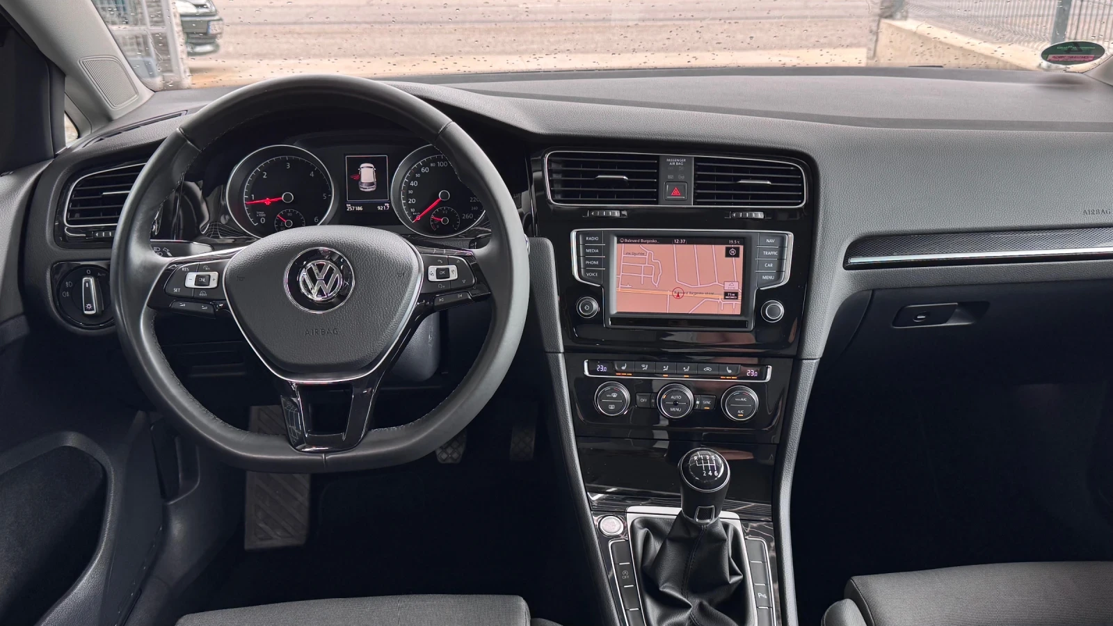 VW Golf 2.0TDI R-Line 150�� 6��* Keyless* LED* VW �������* | Mobile.bg � ����������� 12