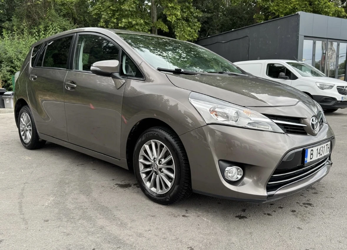 Toyota Verso, снимка 3 - Автомобили и джипове - 55152835