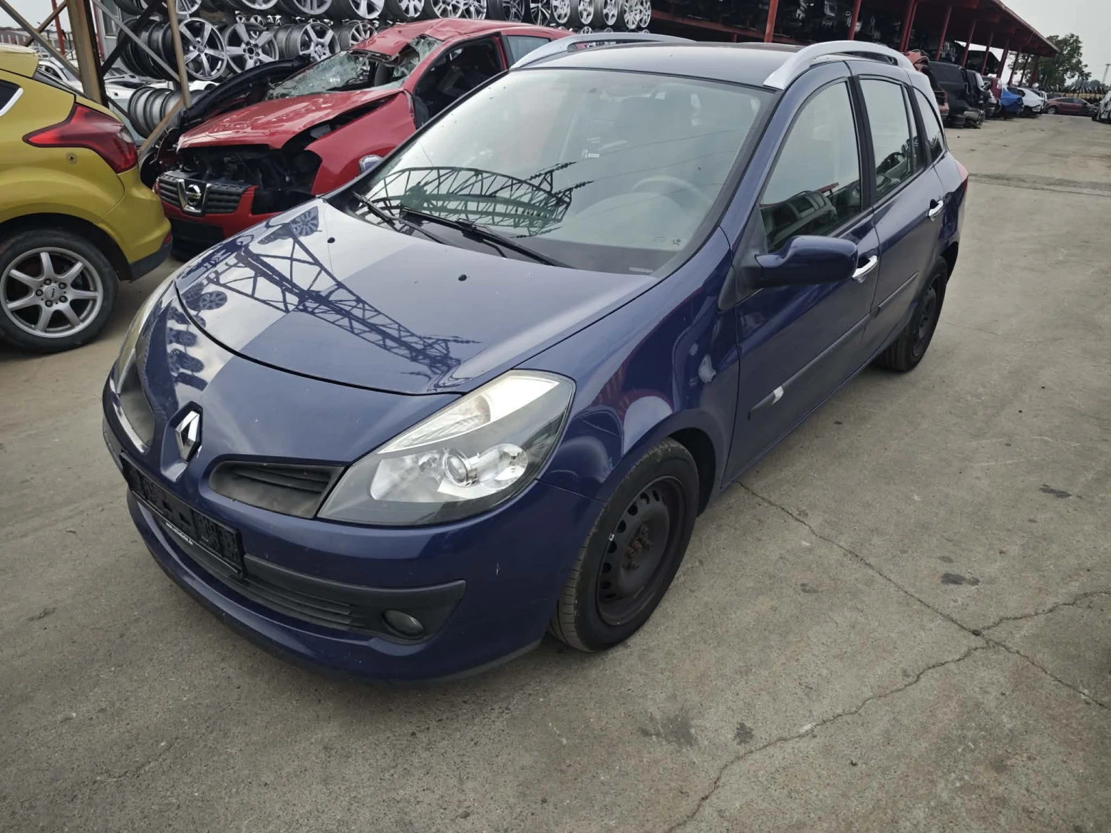 Renault Clio 1.5 dCi, снимка 2 - Автомобили и джипове - 55368568