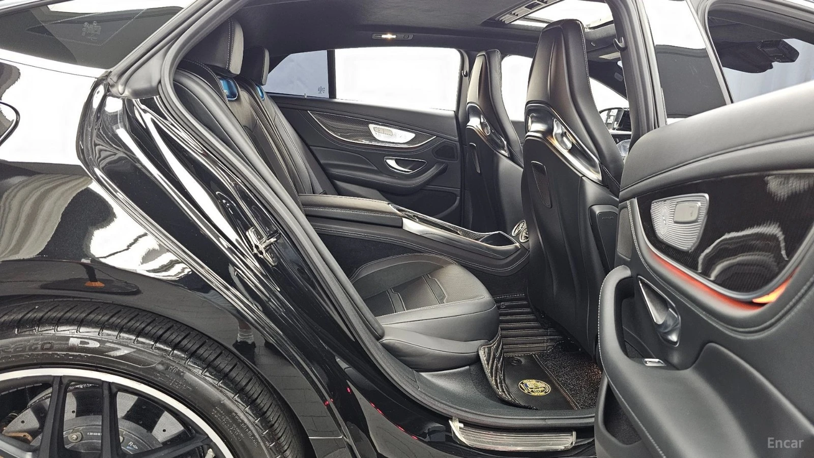 Mercedes-Benz AMG GT 63 S 4MATIC+ * BURMESTER* 360* HUD* PANO* FULL* , снимка 11 - Автомобили и джипове - 55500609