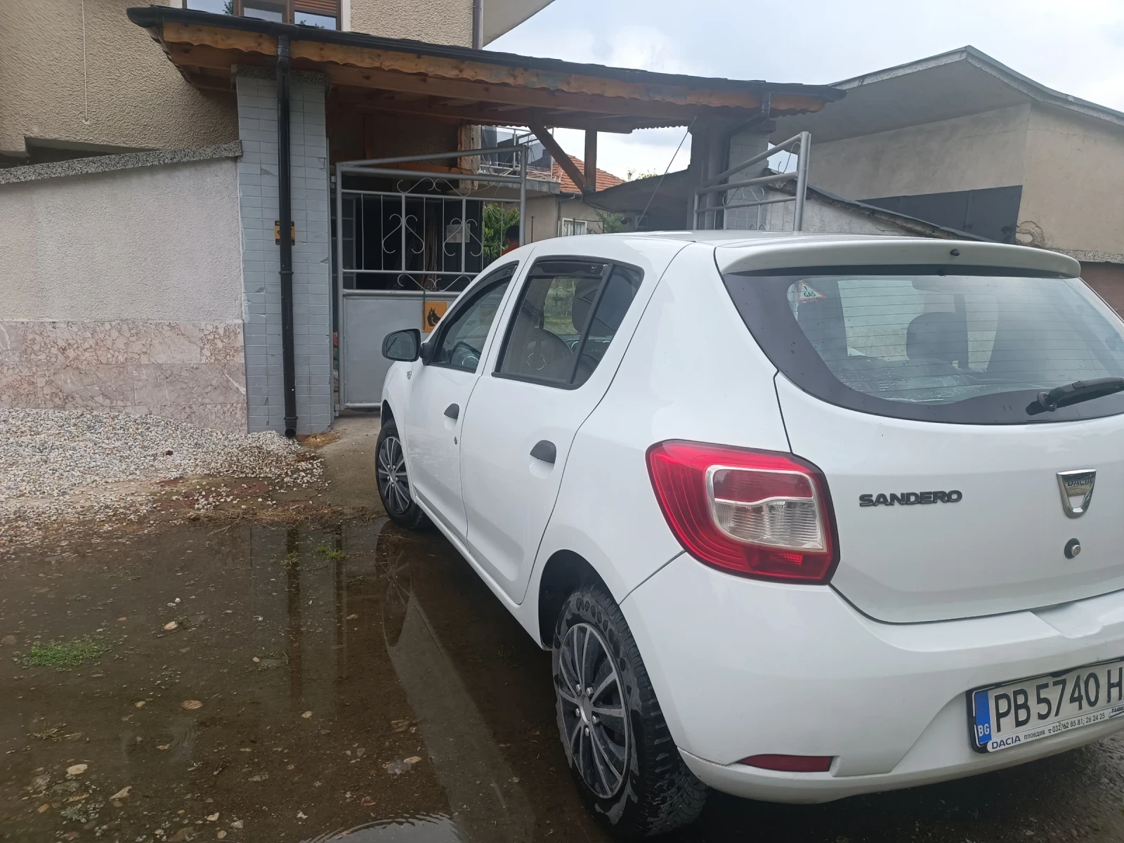 Dacia Sandero, снимка 2 - Автомобили и джипове - 55577845