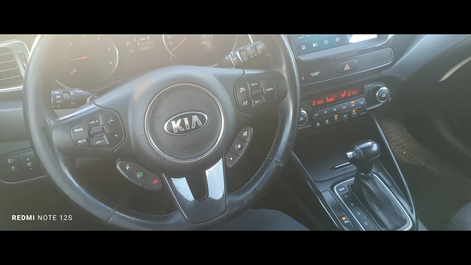 Kia Carens 1.7crdi, снимка 17 - Автомобили и джипове - 56216853