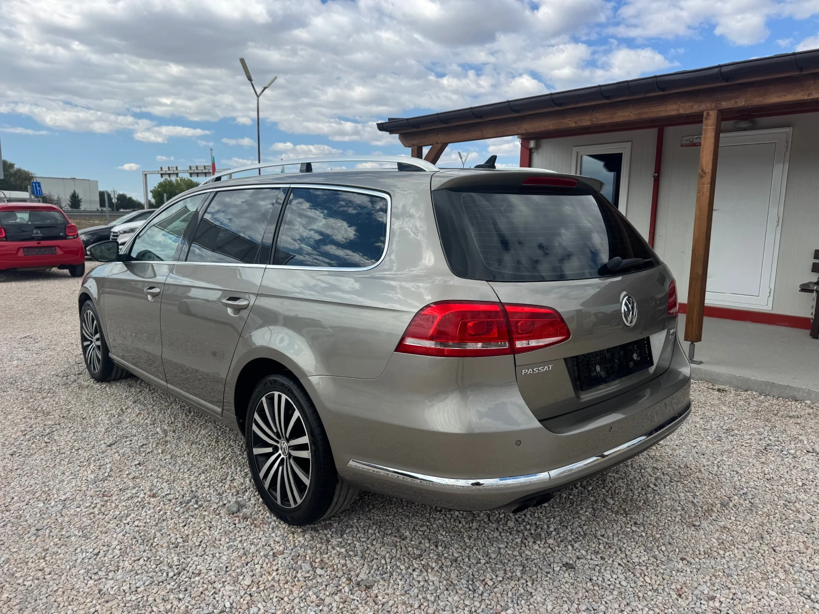 VW Passat * 2.0* TDI* 140к.с* DSG* Highline* , снимка 3 - Автомобили и джипове - 56311594
