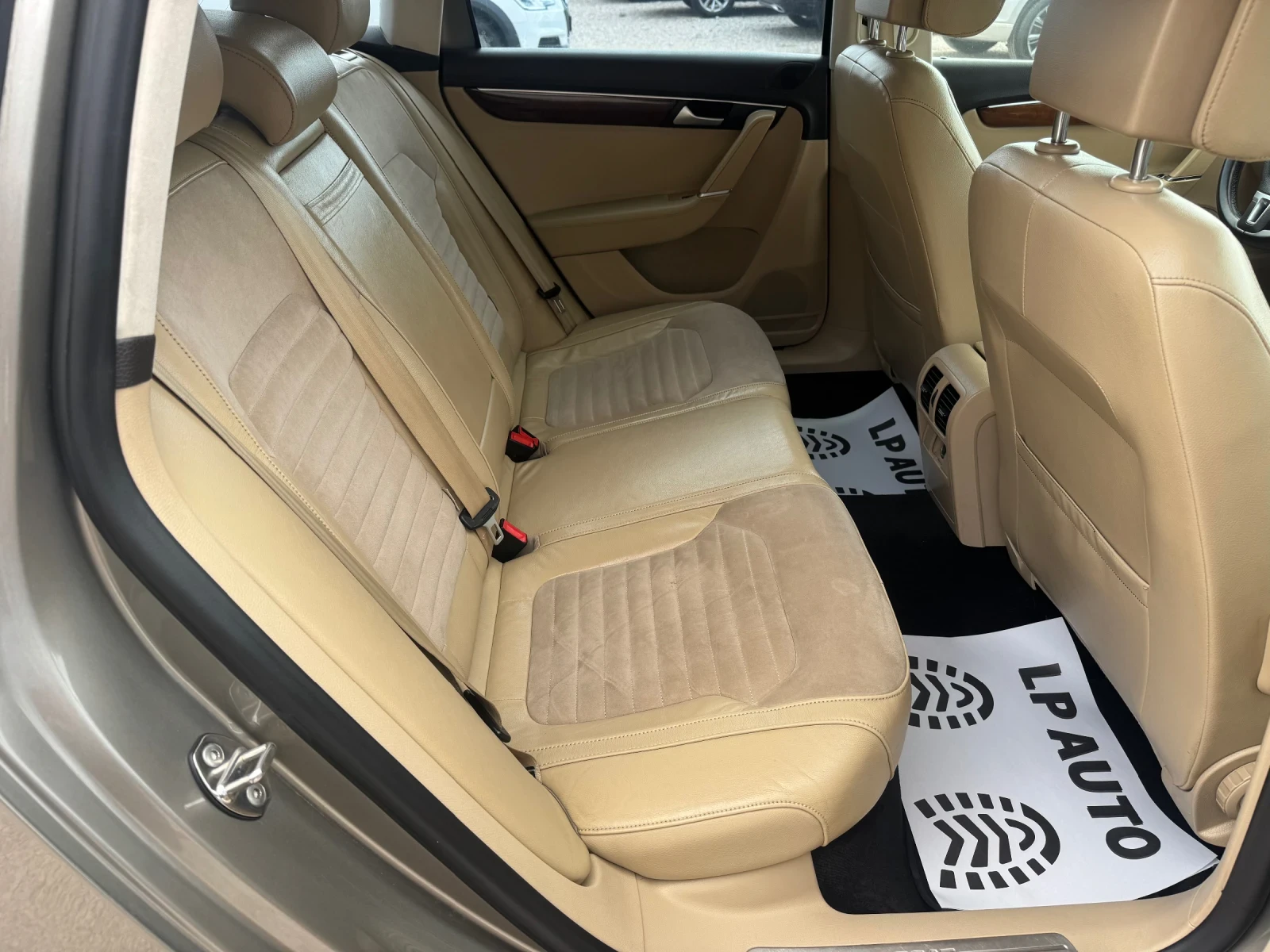 VW Passat * 2.0* TDI* 140к.с* DSG* Highline* , снимка 9 - Автомобили и джипове - 56311594