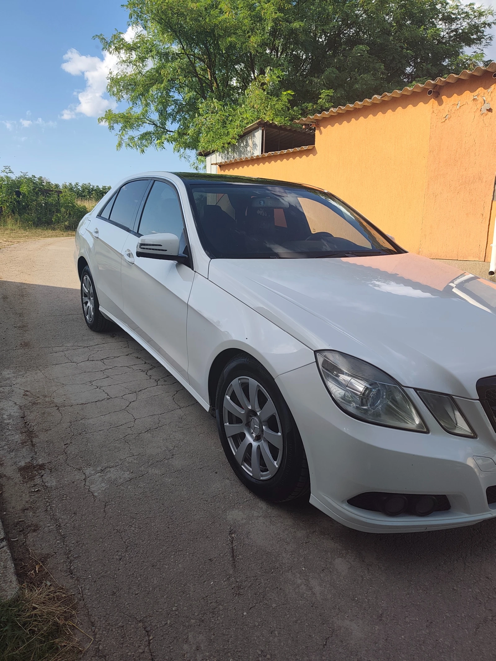 Mercedes-Benz E 200 E 200, снимка 9 - Автомобили и джипове - 56665899