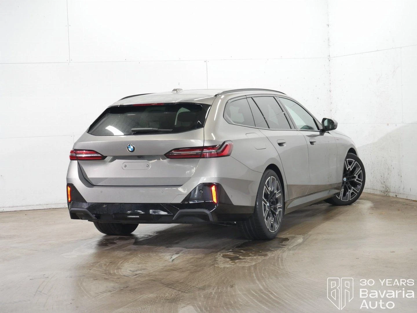 BMW 540 d xDrive Touring Steptronic, снимка 3 - Автомобили и джипове - 56709053