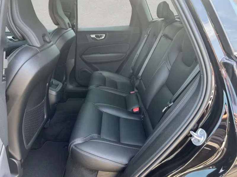 Volvo XC60 2.0B4/197HP/PANO/CAM/LED/ACC/DIGI/KLESS/162g, снимка 14 - Автомобили и джипове - 51416890