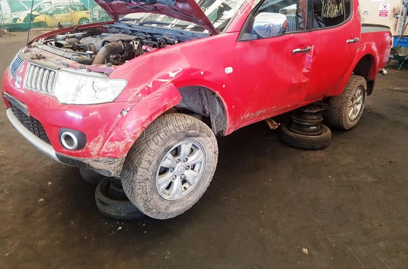 Mitsubishi L200 2.5did части , снимка 5 - Автомобили и джипове - 12780824