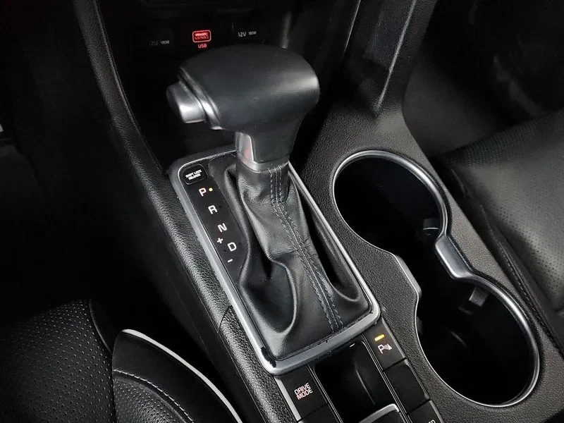 Kia Sportage 2.0 CRDi 4WD, снимка 9 - Автомобили и джипове - 54276702