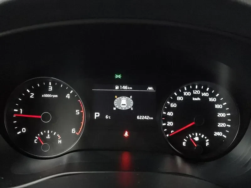 Kia Sportage 2.0 CRDi 4WD, снимка 8 - Автомобили и джипове - 54276702