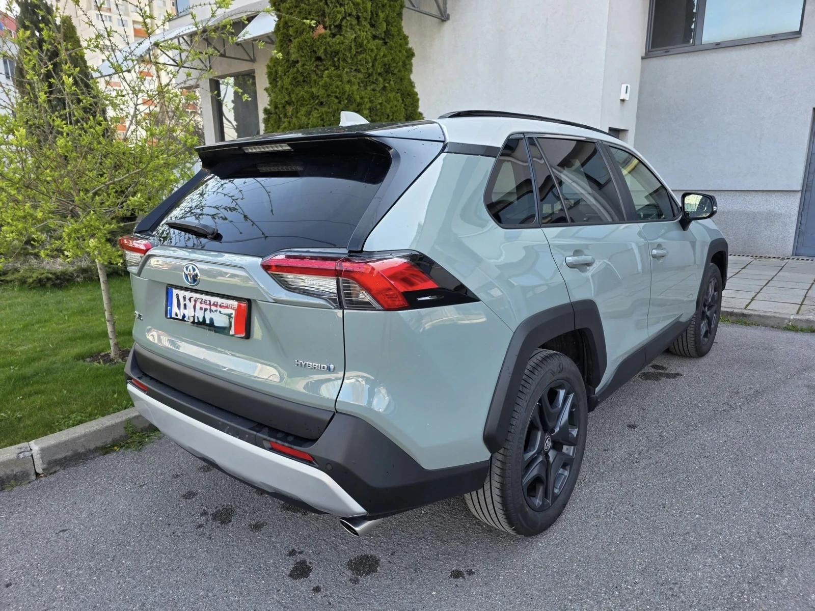 Toyota Rav4 Adventure 4x4 Hybrid  - изображение 5