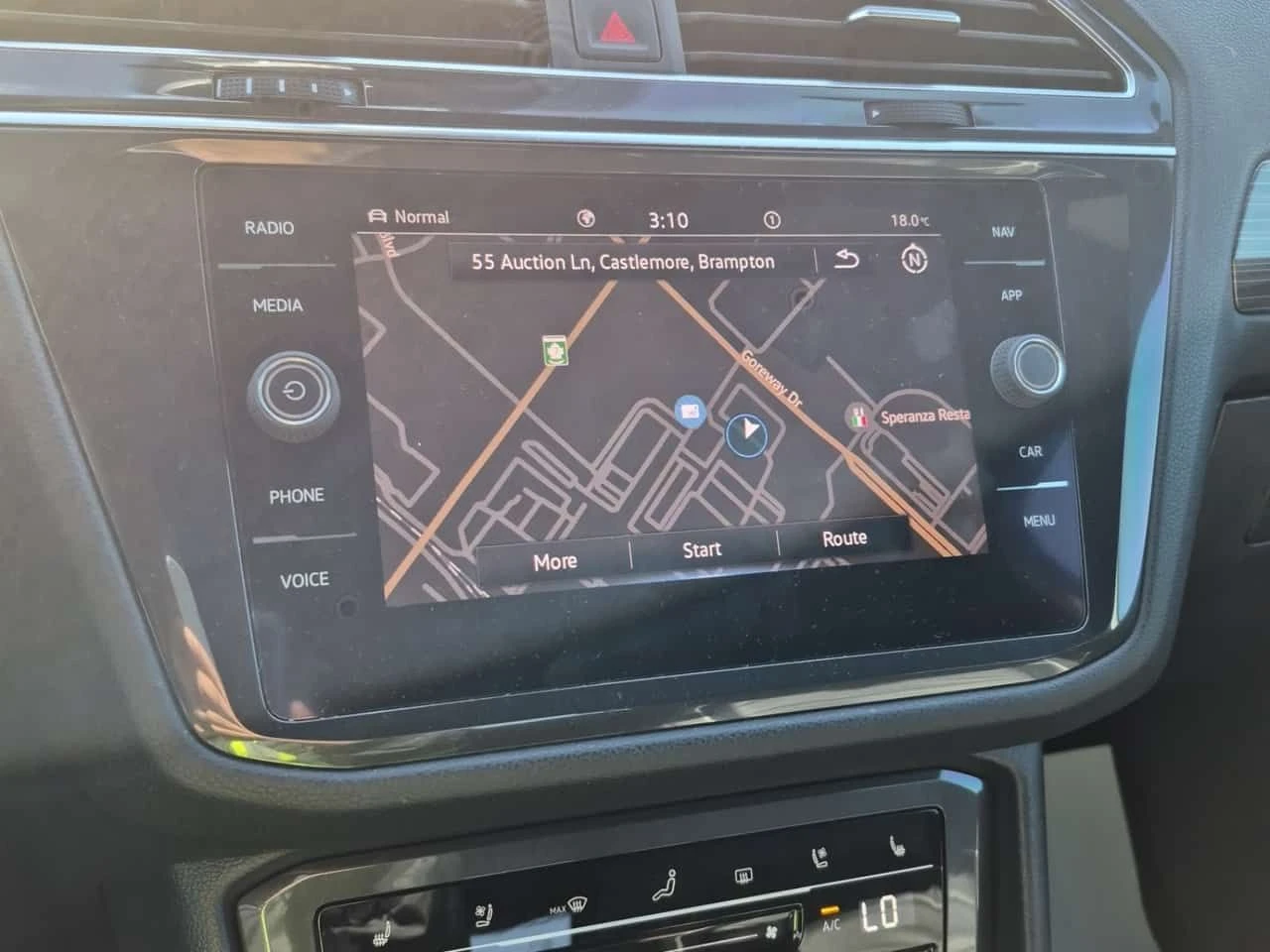 VW Tiguan  HIGHLINE R LINE /2 ключа/Панорама/подгрев/Памет - изображение 10