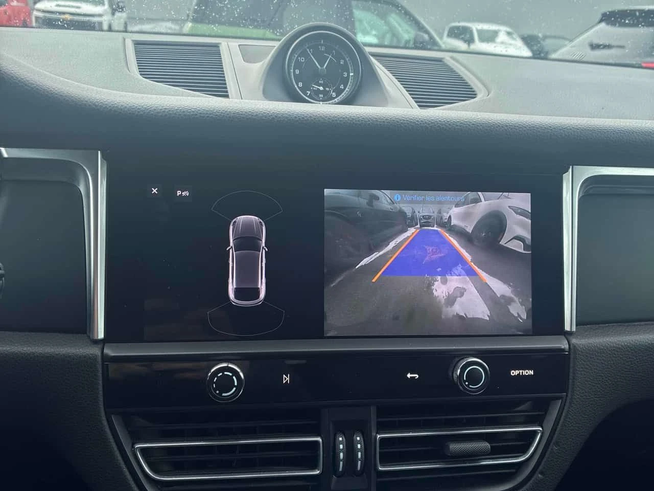 Porsche Macan  | AWD | ОБДУХВАНЕ | ДВА КЛЮЧА | CARFAX, снимка 14 - Автомобили и джипове - 53950851