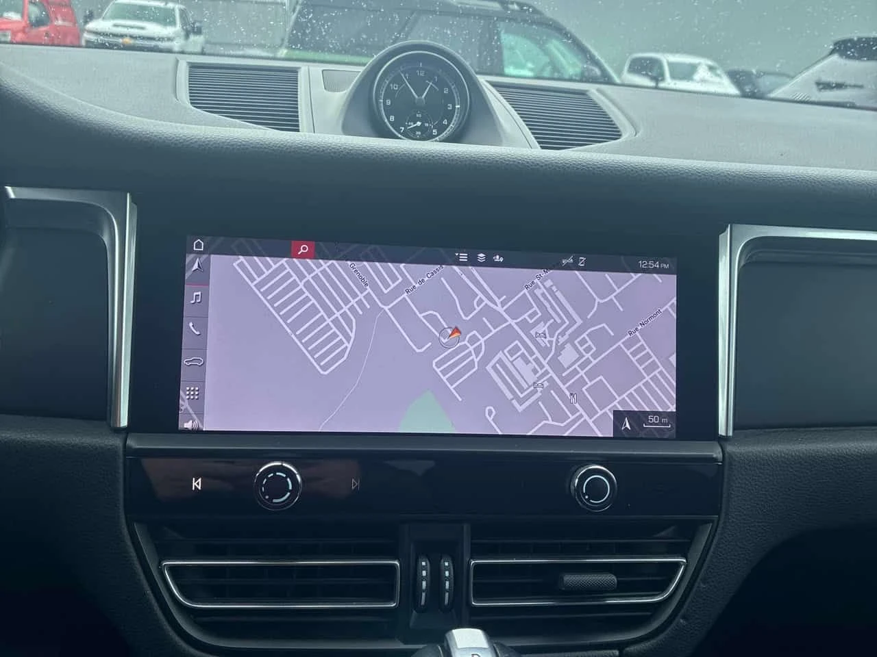 Porsche Macan  | AWD | ОБДУХВАНЕ | ДВА КЛЮЧА | CARFAX, снимка 13 - Автомобили и джипове - 53950851