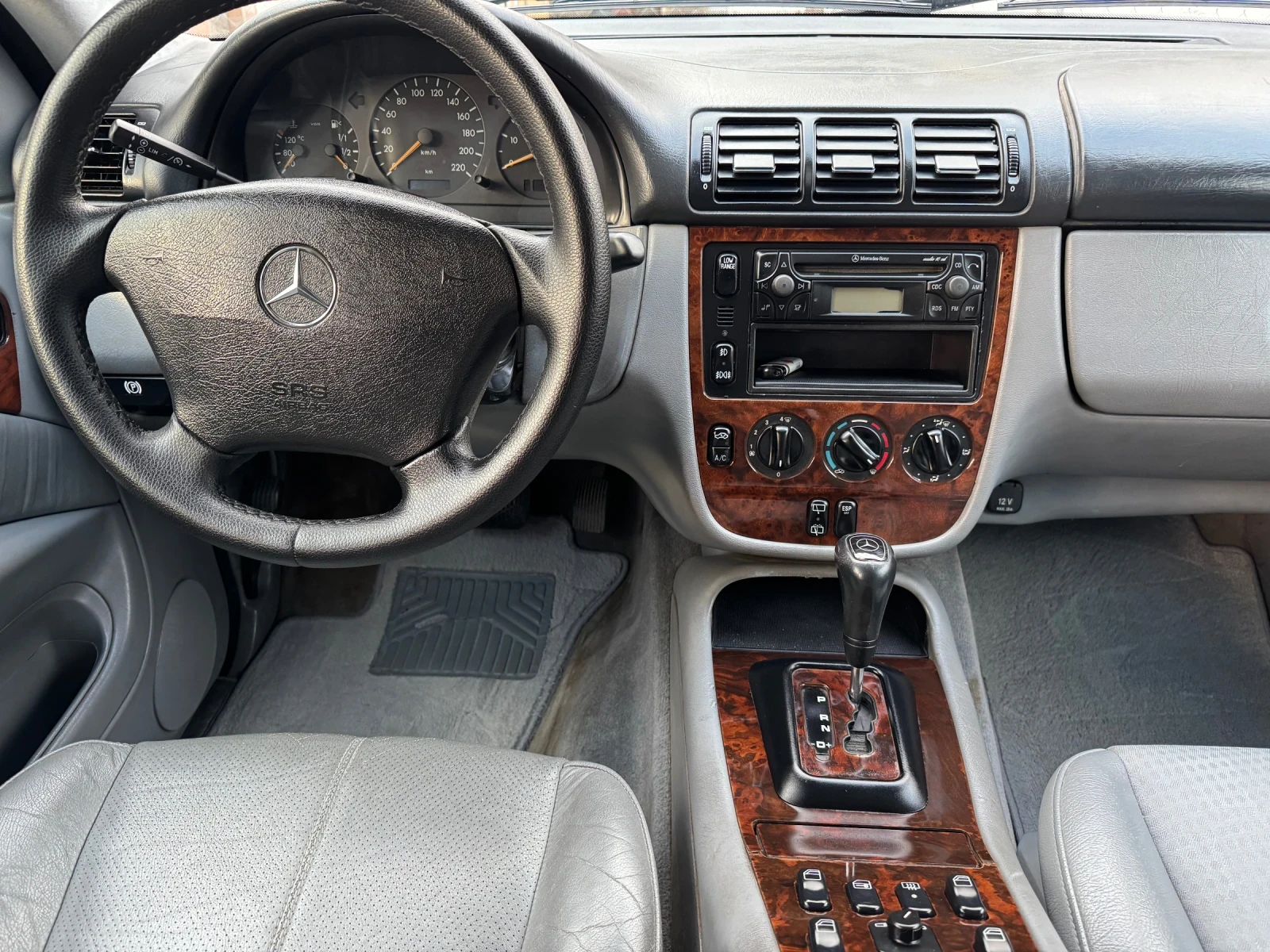 Mercedes-Benz ML 270 CDI Avtomat, снимка 17 - Автомобили и джипове - 54159393