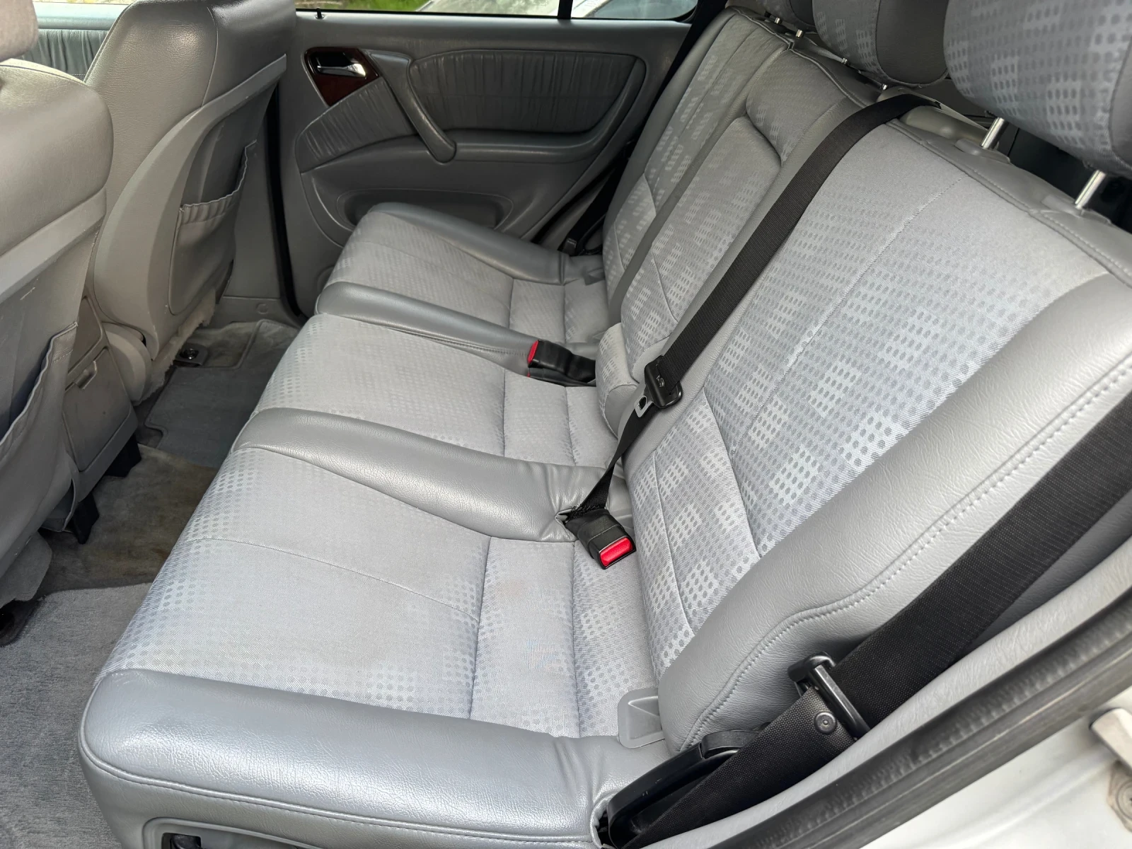 Mercedes-Benz ML 270 CDI Avtomat, снимка 13 - Автомобили и джипове - 54159393