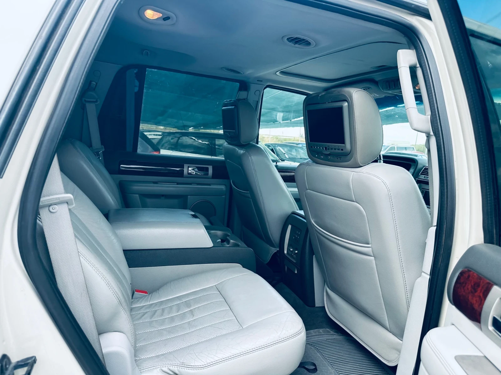 Lincoln Navigator 5.4i GAZ/BENZ TOP TOP TOP, снимка 15 - Автомобили и джипове - 54886509