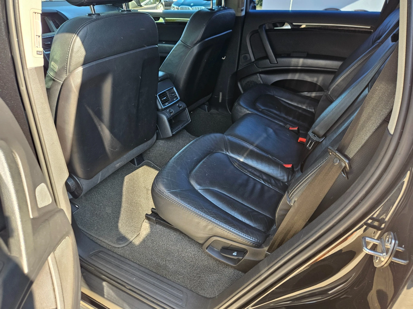 Audi Q7 3.0TDI  QUATTRO 7 MECTA , снимка 8 - Автомобили и джипове - 55319172