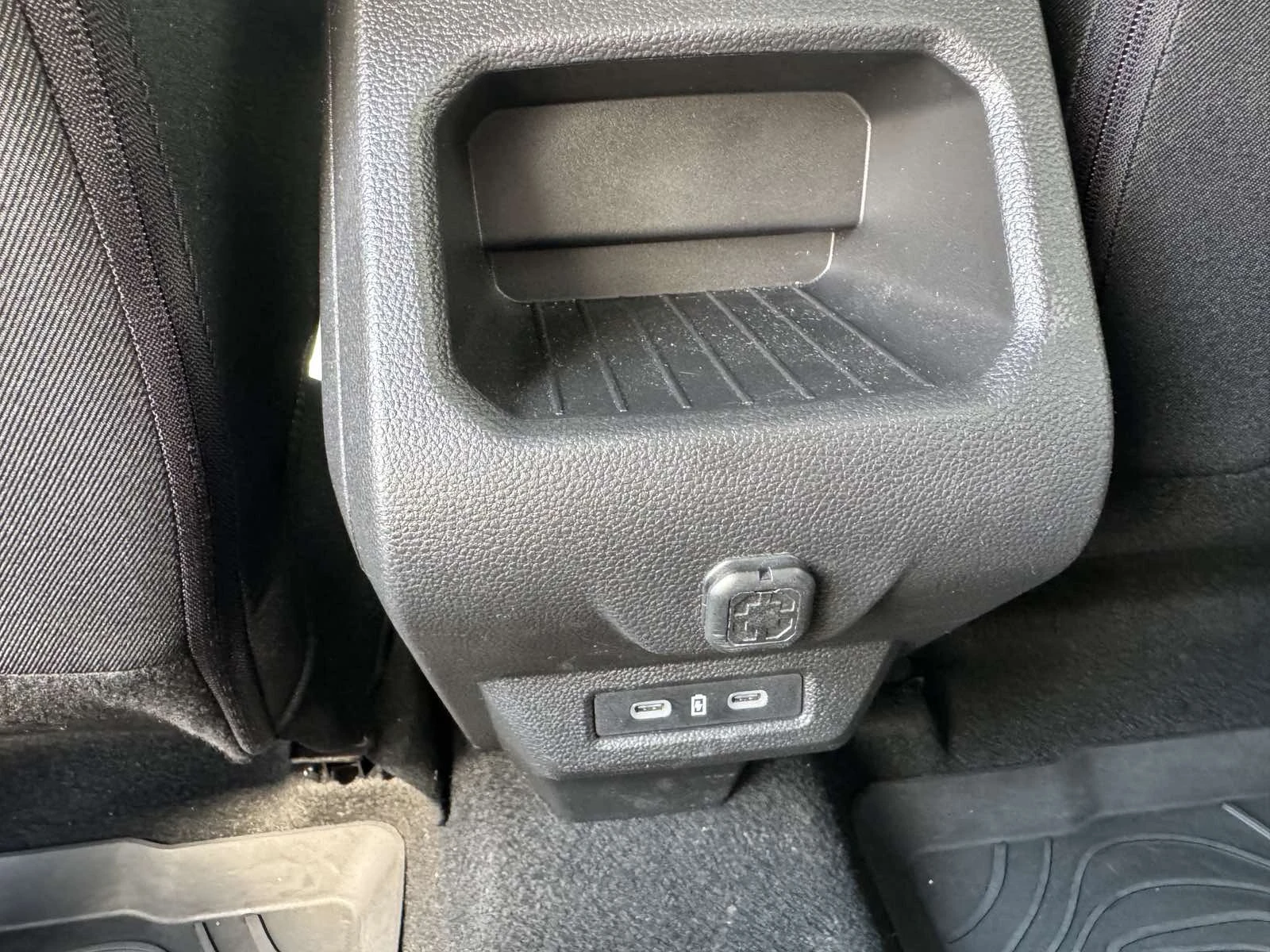 Dacia Duster 1.2Tce 130 k.c. 4x4, снимка 15 - Автомобили и джипове - 55692292