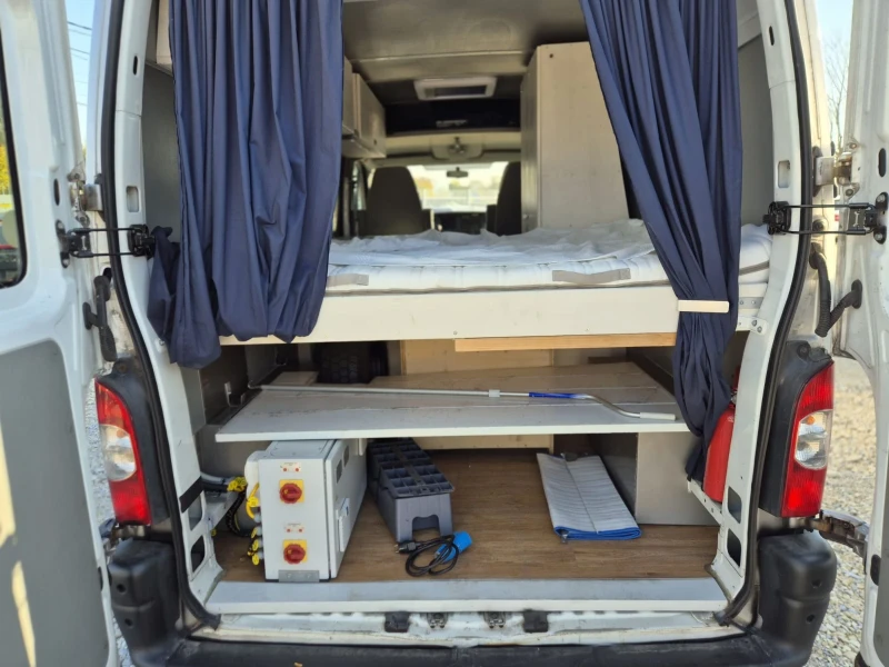 Renault Master Camper, снимка 12 - Бусове и автобуси - 52164777