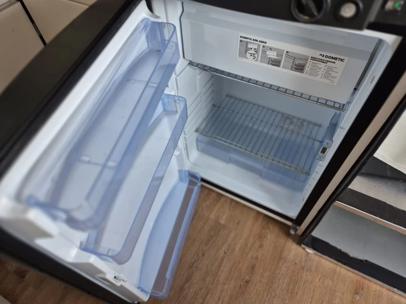 Renault Master Camper, снимка 15 - Бусове и автобуси - 52164777