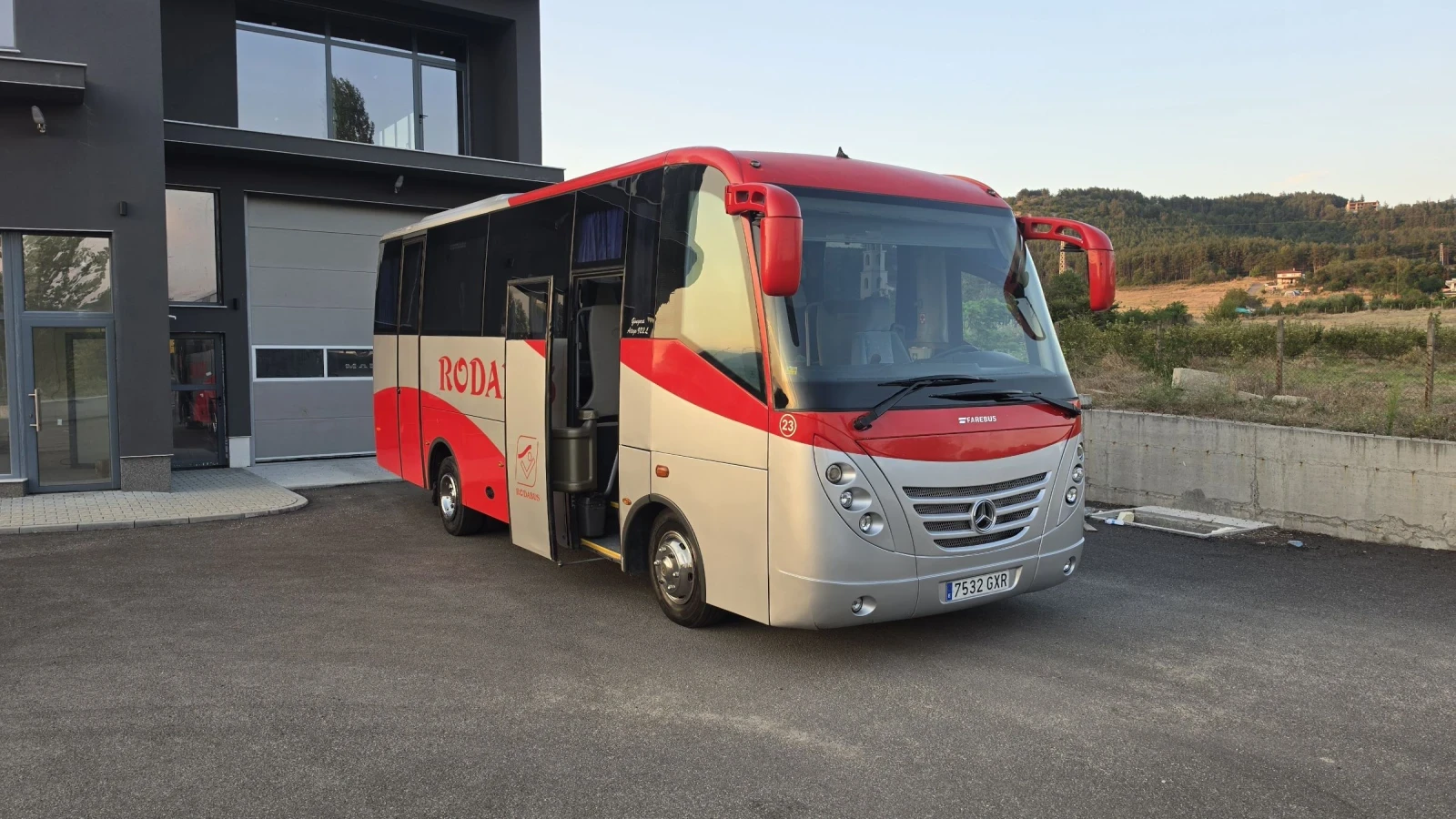 Mercedes-Benz Tourino 30 местен Стъклопакет Webasto, снимка 2 - Бусове и автобуси - 55675168