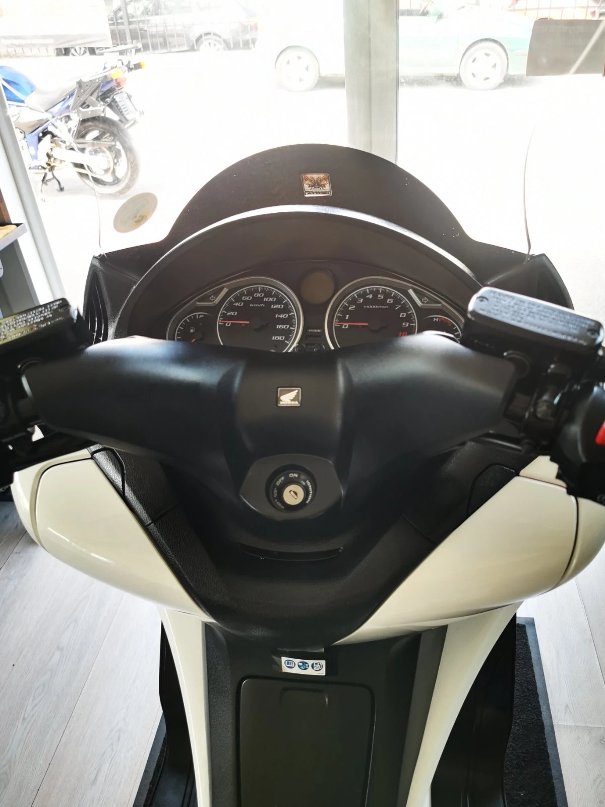 Honda Silver Wing SWT 400i  - изображение 4