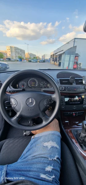 Mercedes-Benz E 270 УНИКАЛЕН!!! ТОП АВТОМОБИЛ!!! РЕАЛНИ КИЛОМЕТРИ!!!, снимка 16