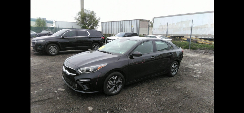 Kia Forte LXS, снимка 2 - Автомобили и джипове - 46292764